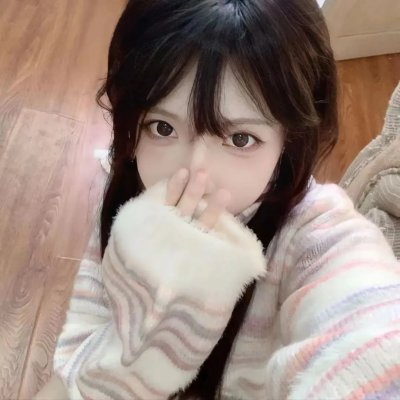 模仿女孩